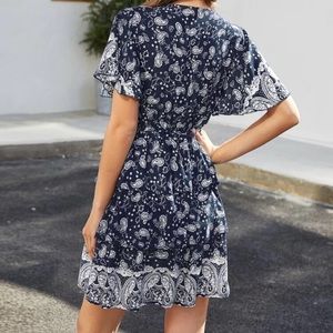 Flutter sleeve Dress